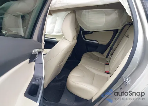 2016 Volvo Xc60 T6 Drive-E from USA, damaged, VIN YV449MDK3G2857211